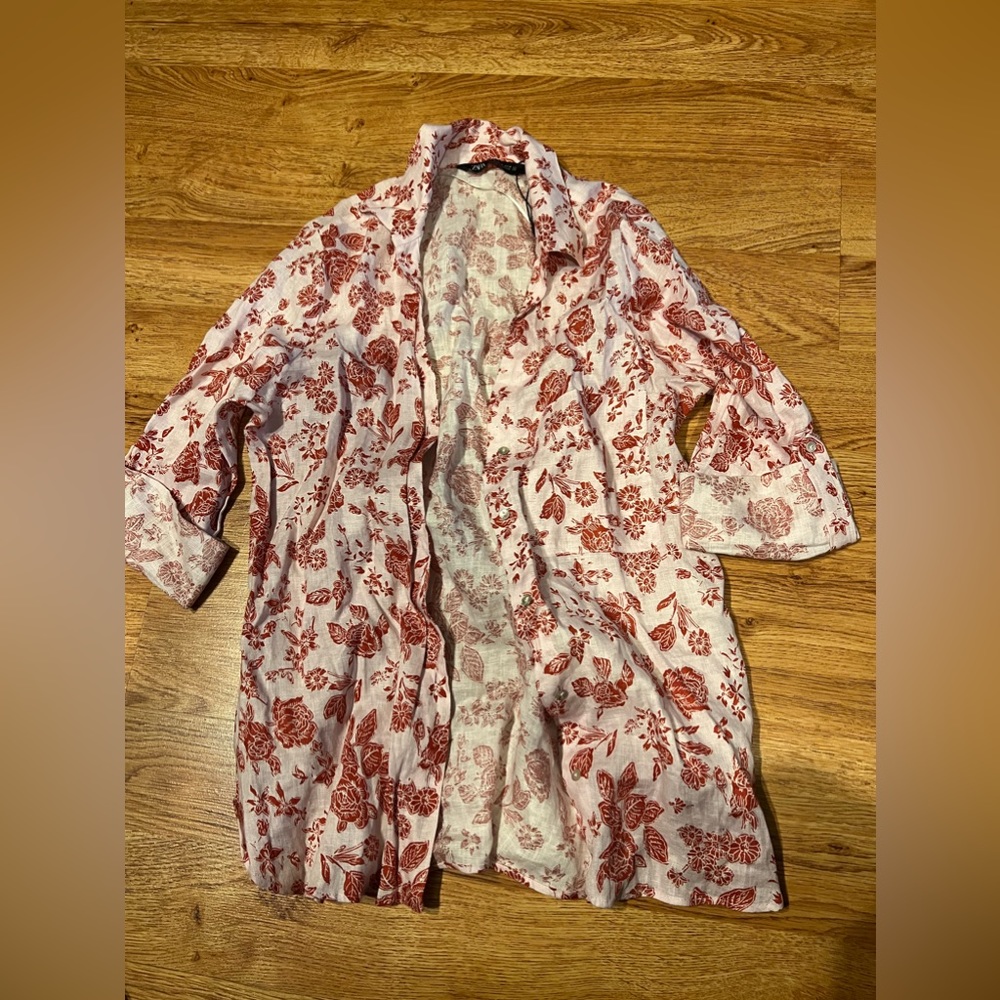 Woman’s button top